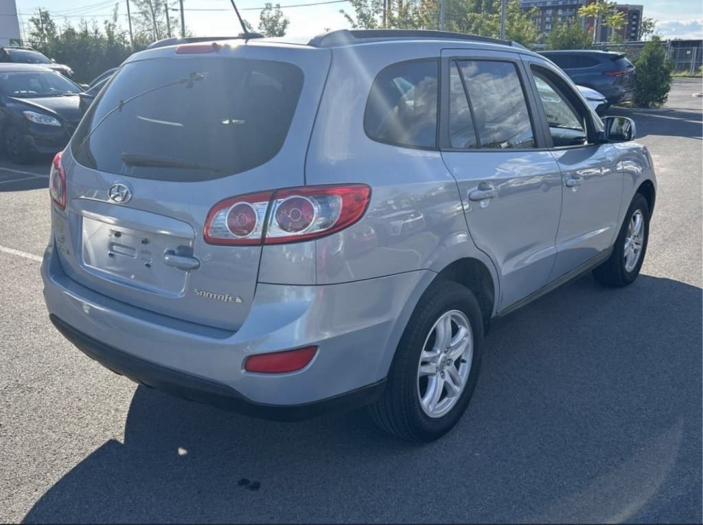 2010 Hyundai Santa Fe GL thumbnail 7