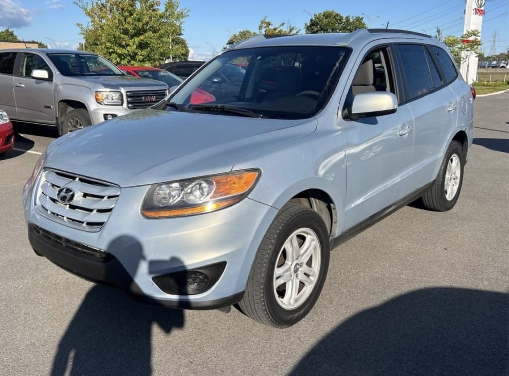 2010 Hyundai Santa Fe GL thumbnail 3