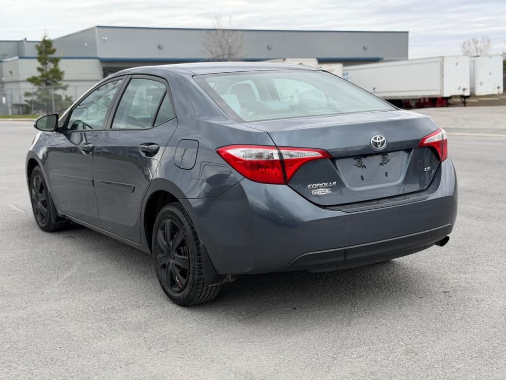 2016 Toyota Corolla LE thumbnail 2