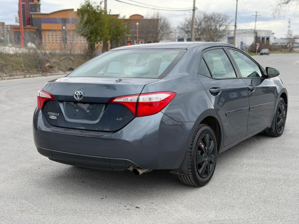 2016 Toyota Corolla LE thumbnail 5