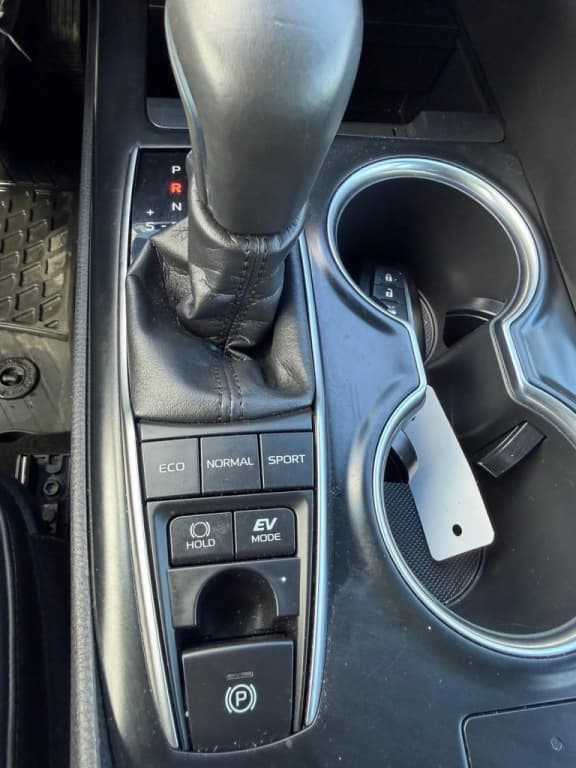 2018 Toyota Camry Hybrid LE/SE/XLE thumbnail 12