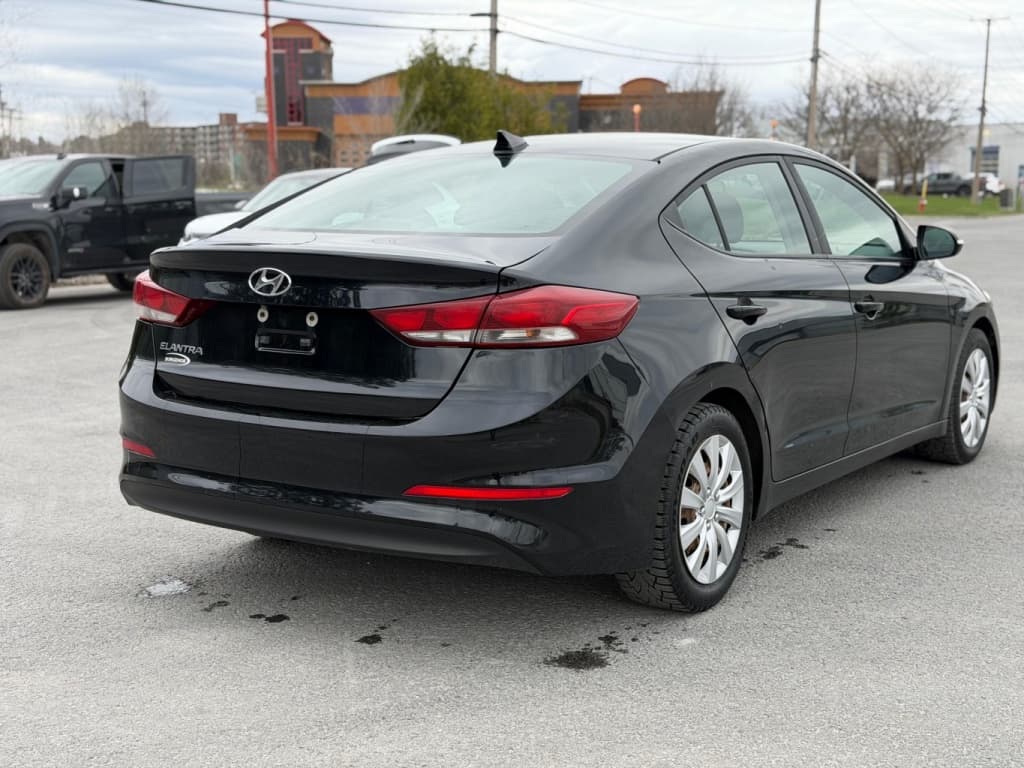2017 Hyundai Elantra GL thumbnail 5