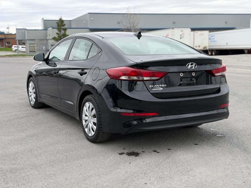 2017 Hyundai Elantra GL thumbnail 4