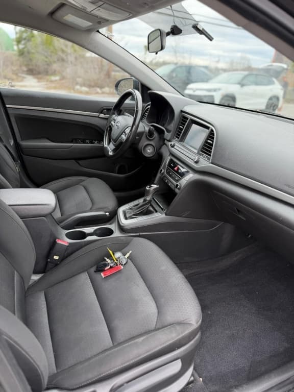 2017 Hyundai Elantra GL thumbnail 8